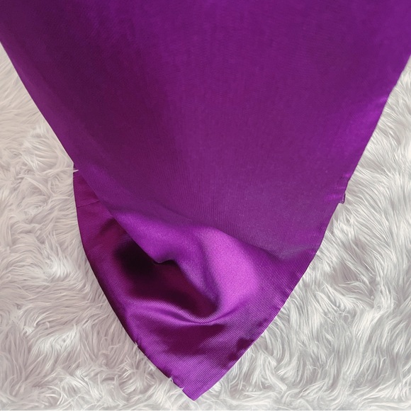 Marchesa Off The Shoulder Mikado Pique Gown - Picture 4 of 11